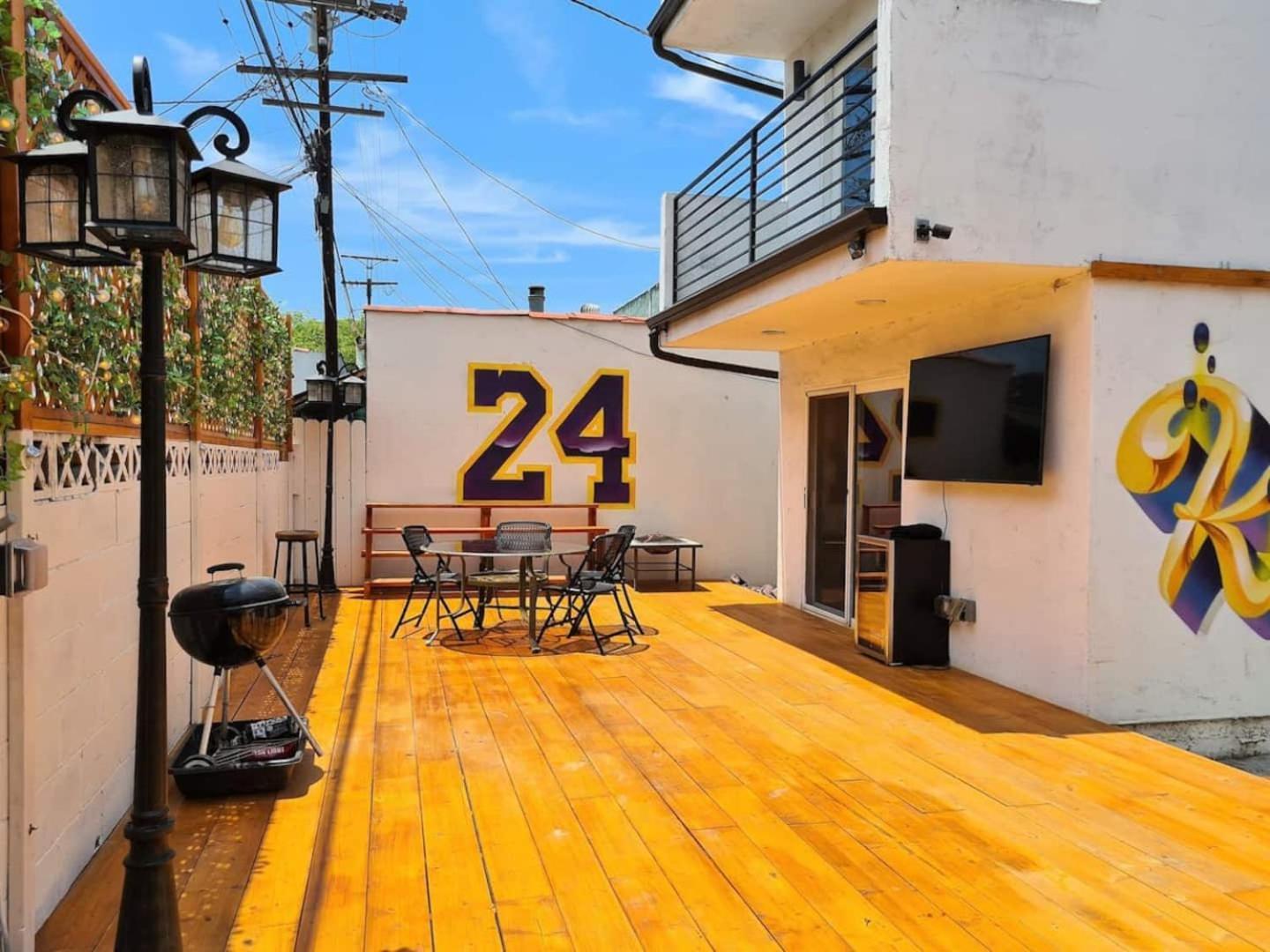 Kobe Bryant-themed 3 Bedroom With Hot Tub 10 Minutes From Rodeo Drive Casa de férias Los Angeles