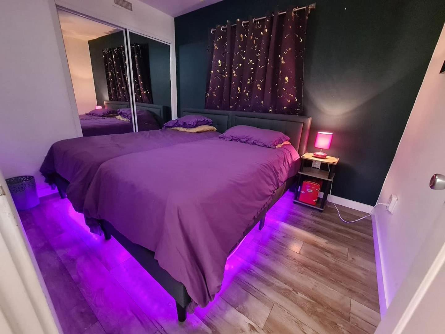 Casa de férias Kobe Bryant-themed 3 Bedroom With Hot Tub 10 Minutes From Rodeo Drive