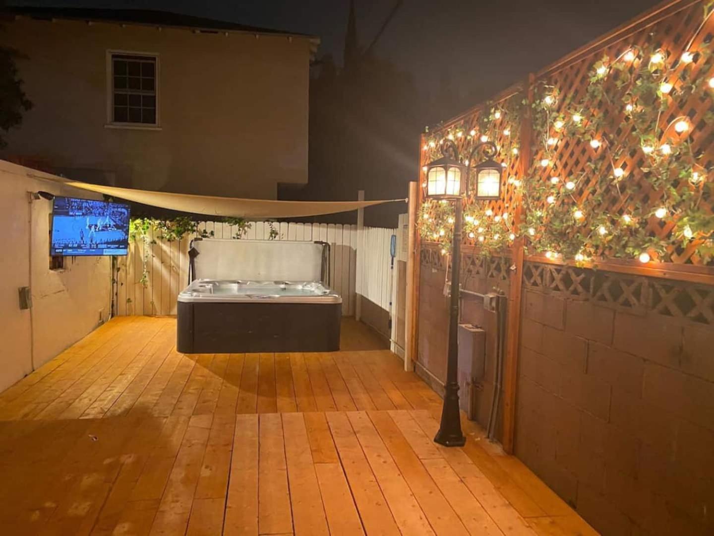 Casa de férias Kobe Bryant-themed 3 Bedroom With Hot Tub 10 Minutes From Rodeo Drive *